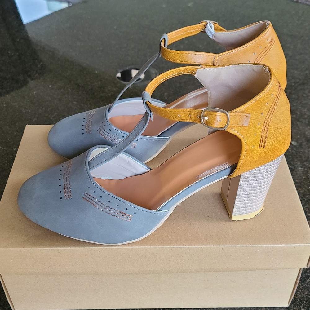 Steve Madden Tab heel Size 7.5